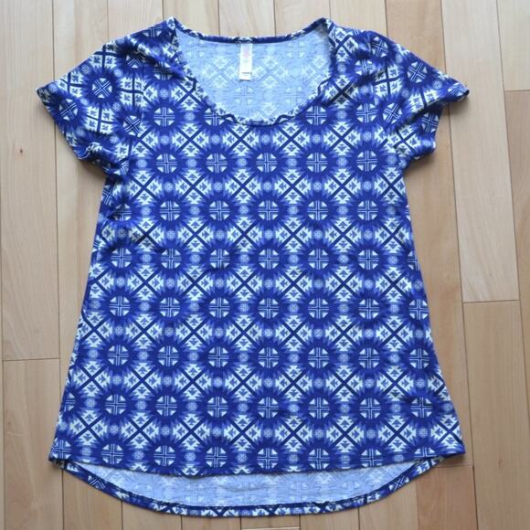 LuLaRoe Classic Tee Size Small (Women's) Blue and White Geometric Pattern - Picture 1 of 3